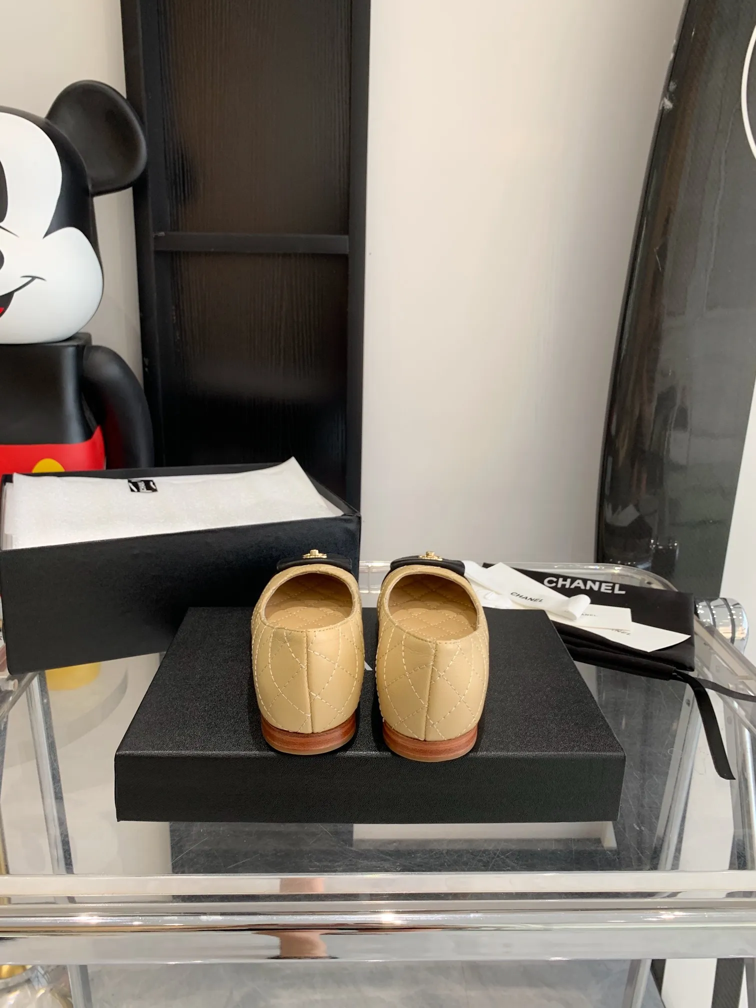 👟👟Ex-factory price 440👟👟 Top version Chanel 2021 new model, classic double C buckle, relatively pointed toe without losing aura, super atmospheric, original version shipped one to one, size 35-40.